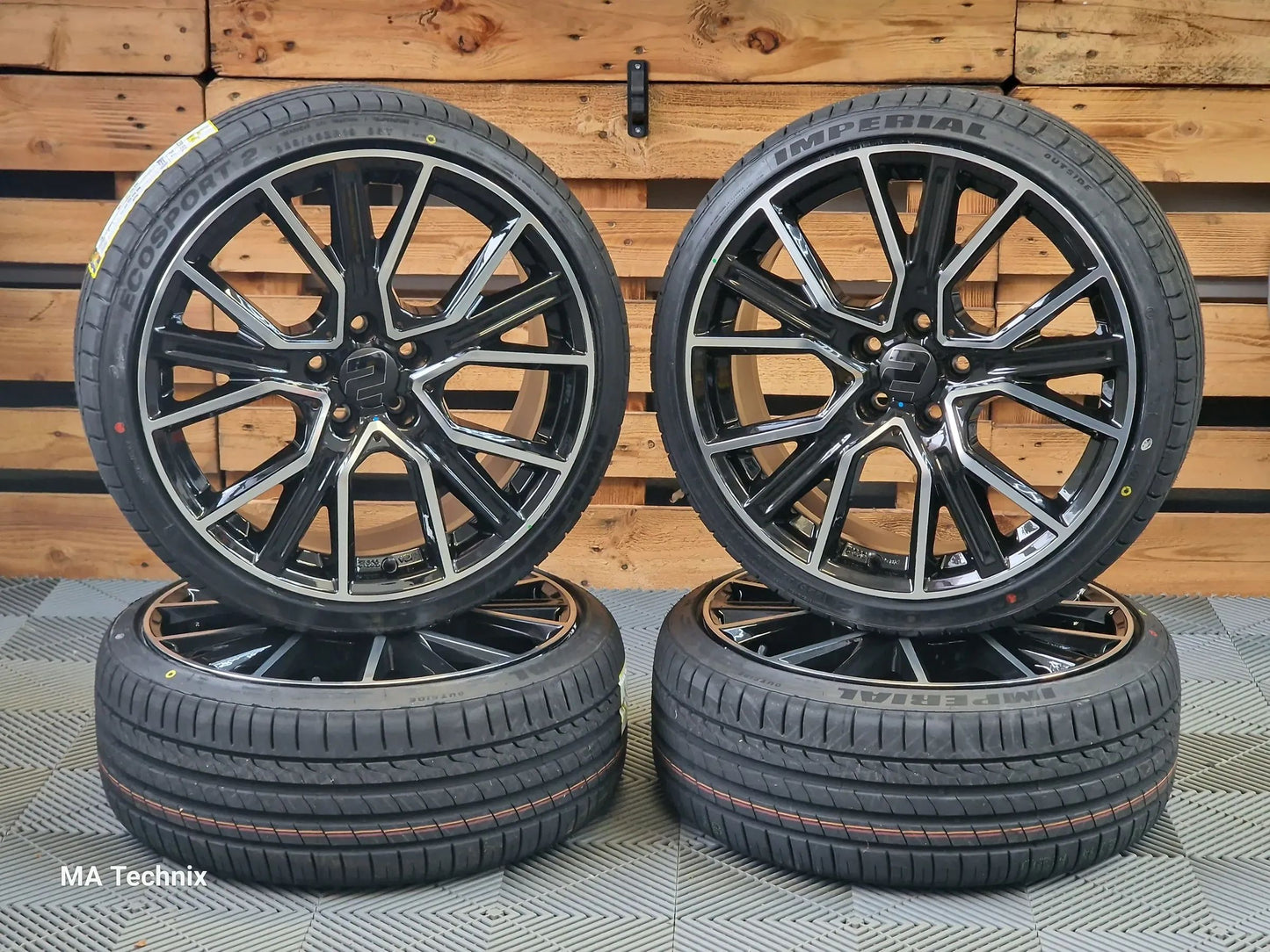 Sommerkomplettradsatz 225/40 R19 Wheelworld WH34 8,5x19 ET30 5x112 schwarz frontpoliert