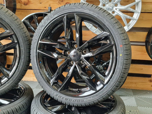 18 Zoll Sommerkomplettradsatz Wheelworld WH40 8x18 Et45 schwarz 245/40 R18 Minerva Sommerreifen