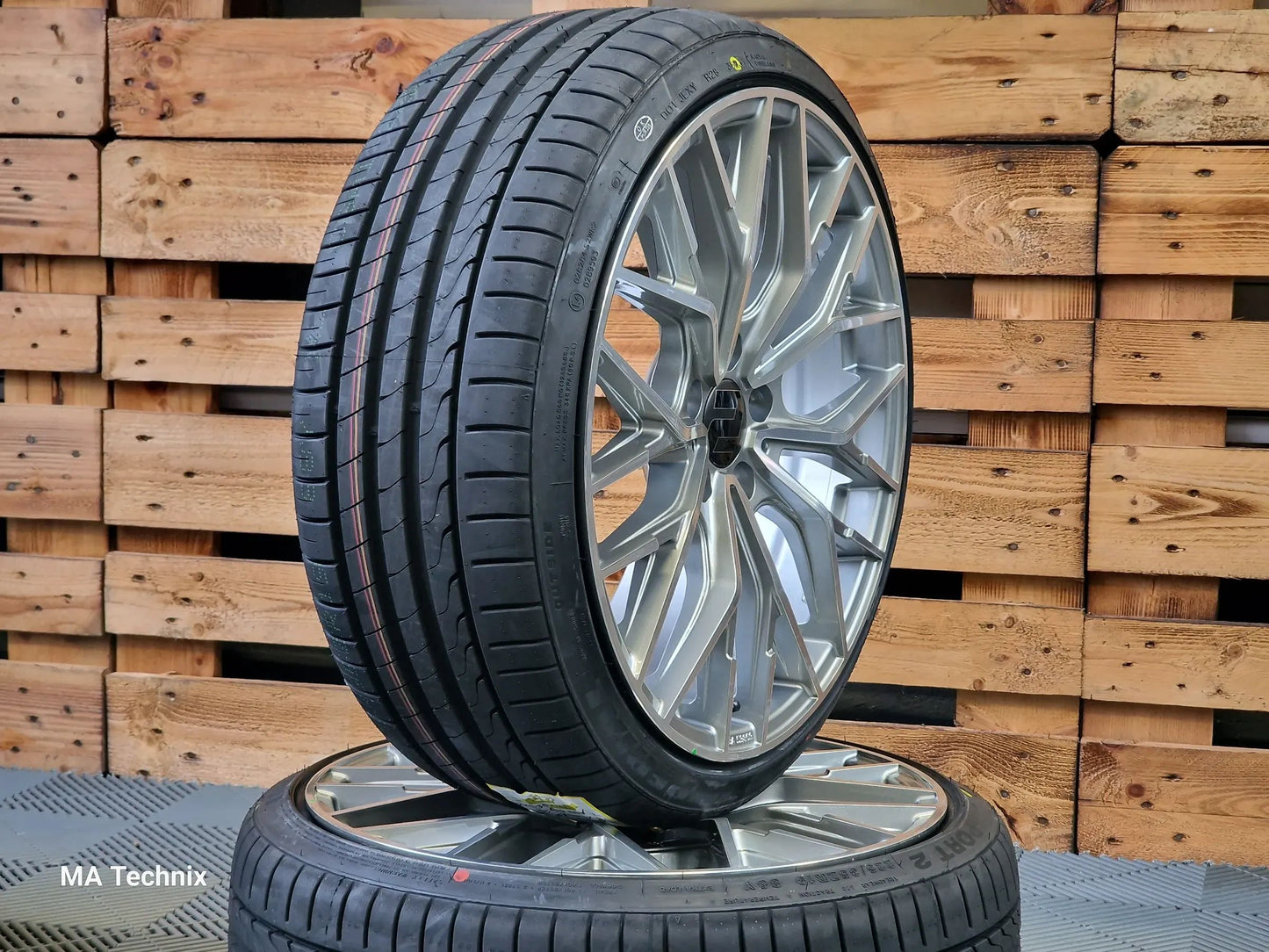 19 Zoll Sommerkomplettradsatz 225/40 R19 Wheelworld 8,5x19 ET40 grau poliert