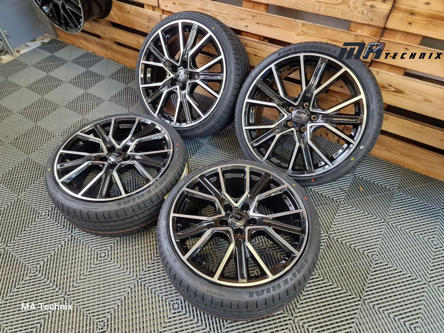 Sommerkomplettradsatz 225/40 R19 Wheelworld WH34 8,5x19 ET30 5x112 schwarz frontpoliert