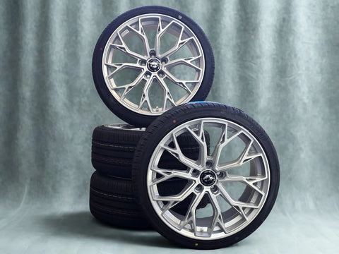 Sommerkomplettradsatz, FF-Wheels FF02, 8,5x19 ET45 5x112 mit 235/35 R19 91Y in silber