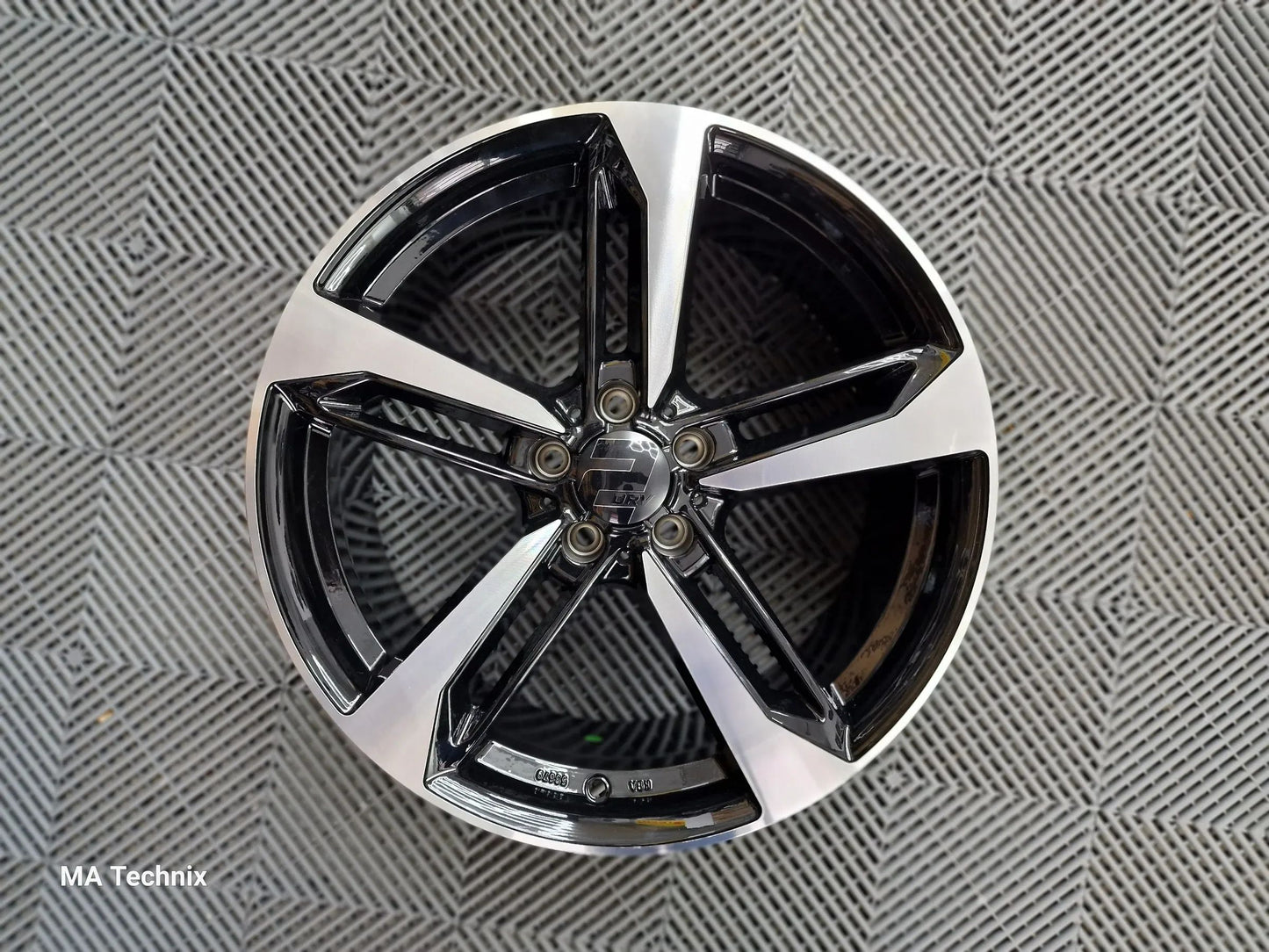 Wheelworld WH36 8,5x19 ET30 5x112 schwarz frontpoliert