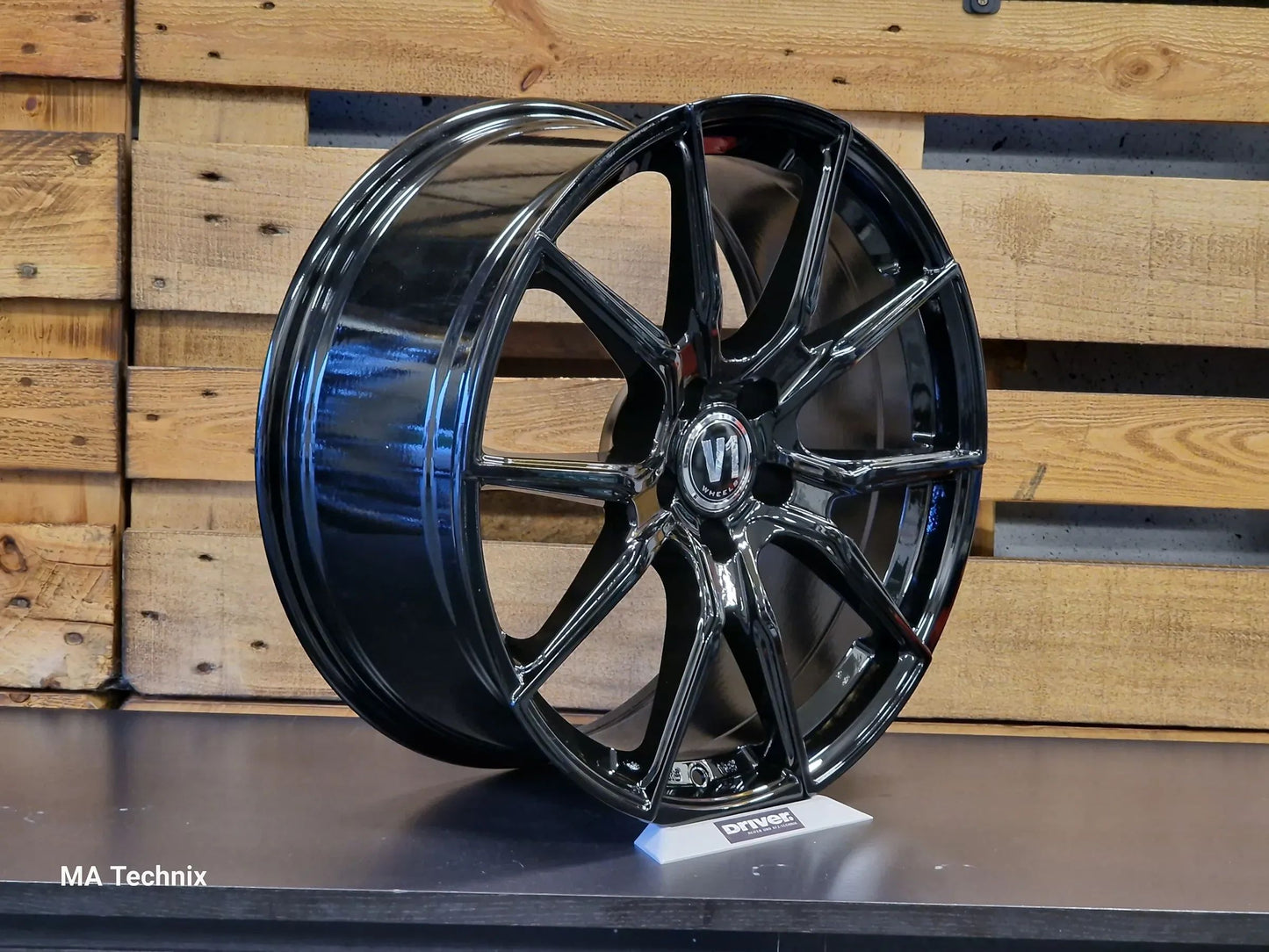 Winterkomplettradsatz 19 Zoll V1 Wheels 235/35 R19 Minerva