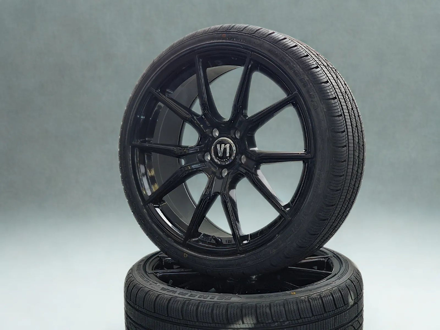 Winterkomplettradsatz 19 Zoll V1 Wheels 235/35 R19 Minerva