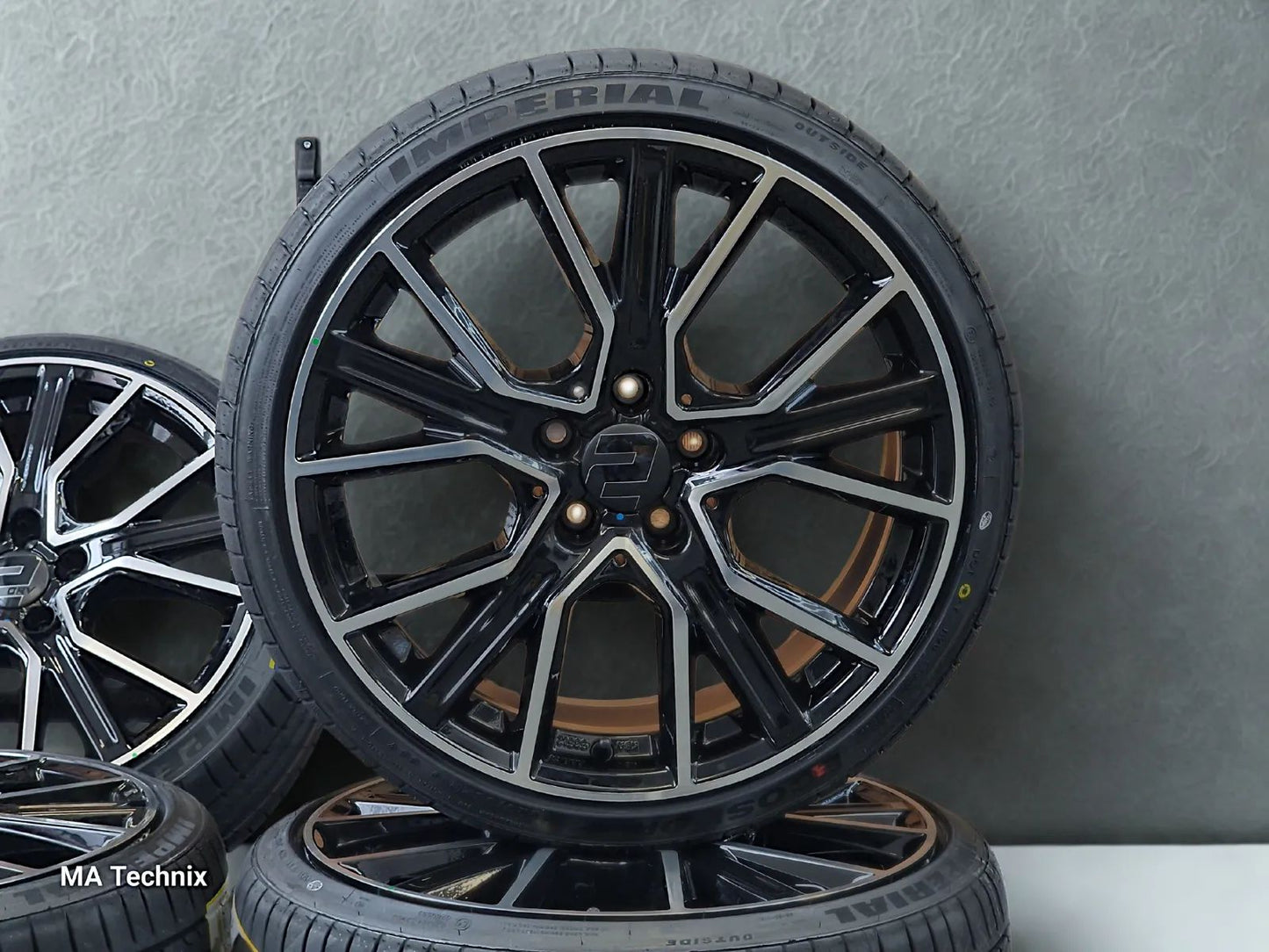 Sommer Kompletträder, 2DRV WH34, 19 Zoll 8,5Jx19 ET45 5x112 mit 245/45 R19 schwarz poliert