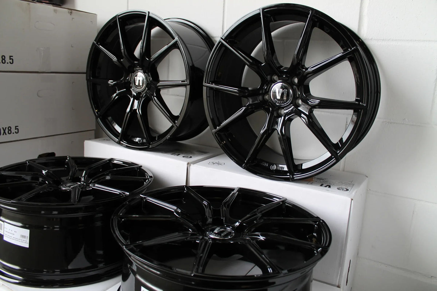 19 Zoll Felgensatz V1 Wheels V1 8,5x19 ET45 5x112