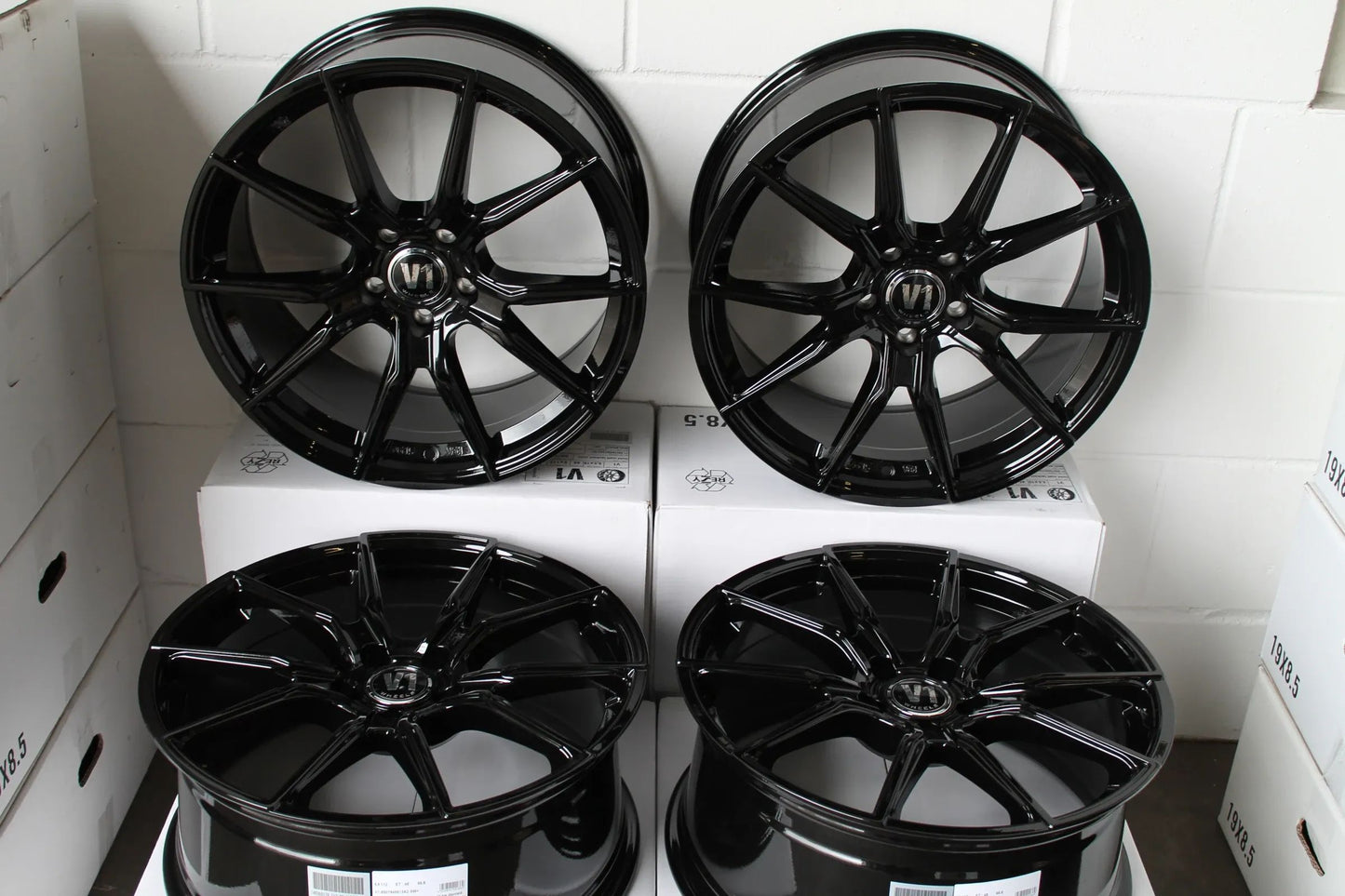 19 Zoll Felgensatz V1 Wheels V1 8,5x19 ET45 5x112