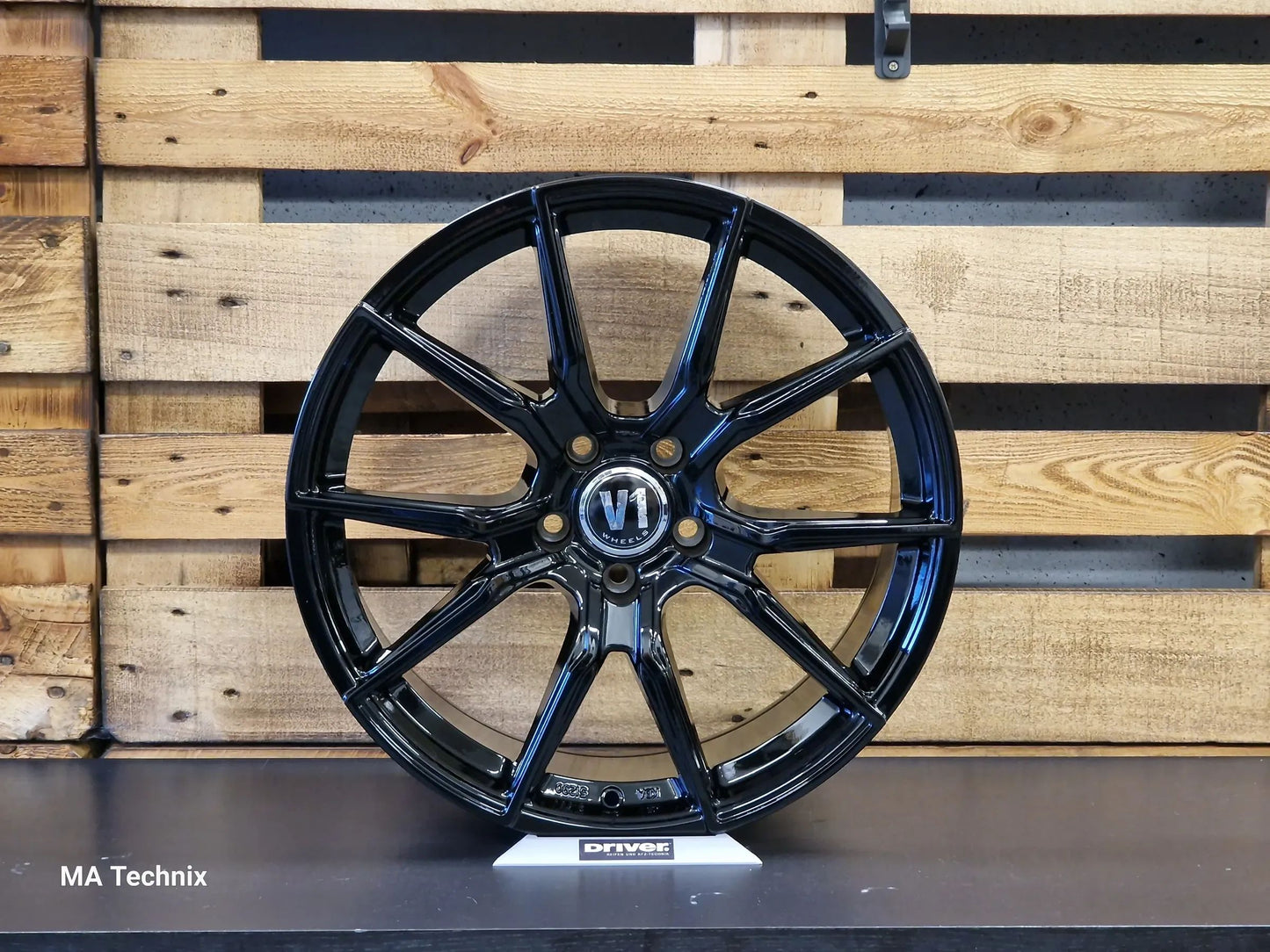 Winterkomplettradsatz 19 Zoll V1 Wheels 235/35 R19 Minerva