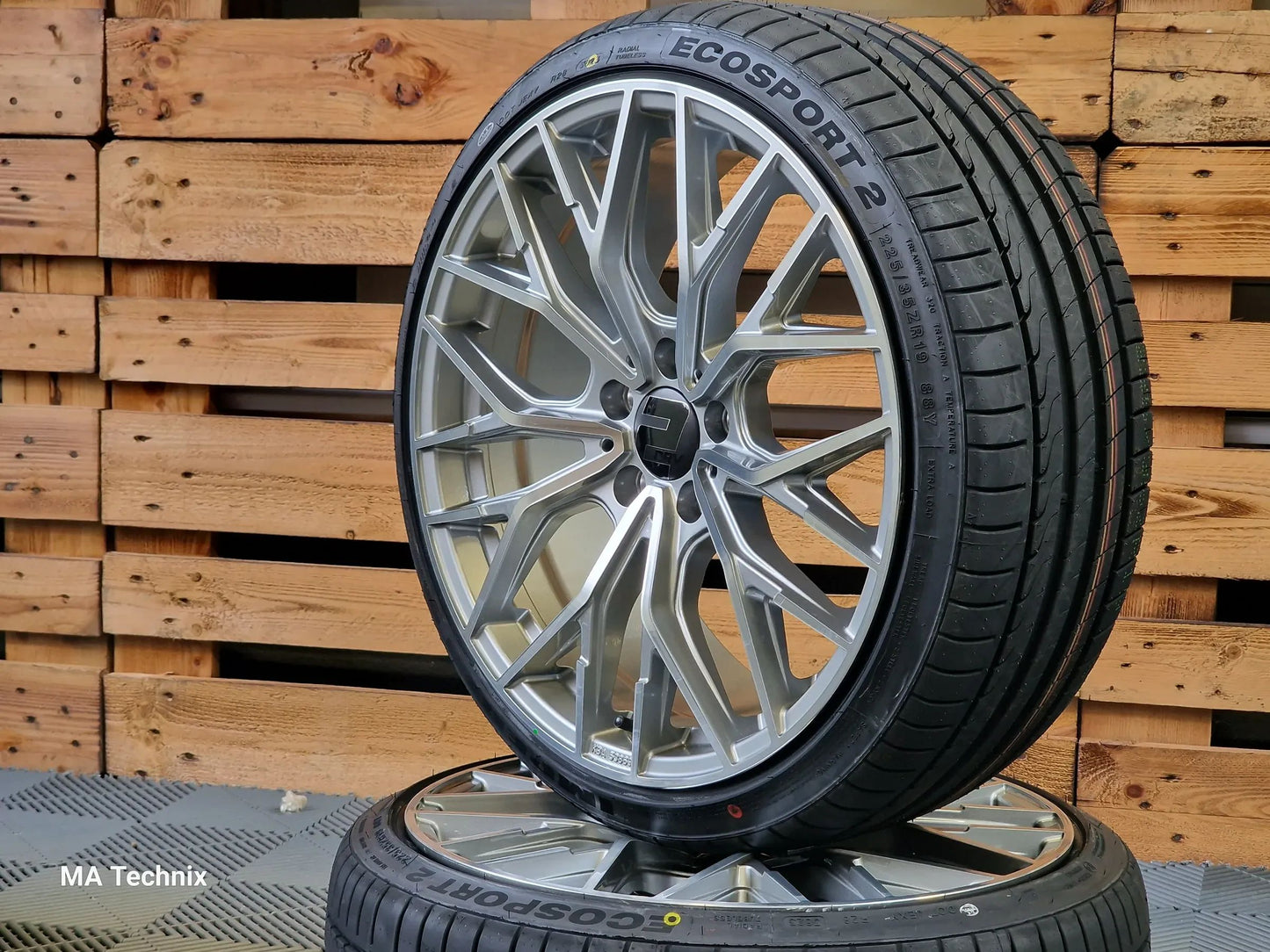 Sommerkomplettradsatz 235/35 R19 Wheelworld WH37 8,5x19 ET48 daytonagrau frontpoliert