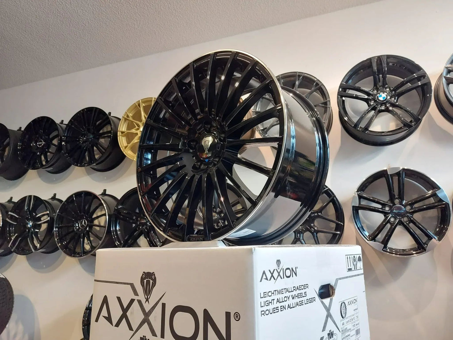 Axxion AX5 9x20 ET45 5x120 schwarz poliert