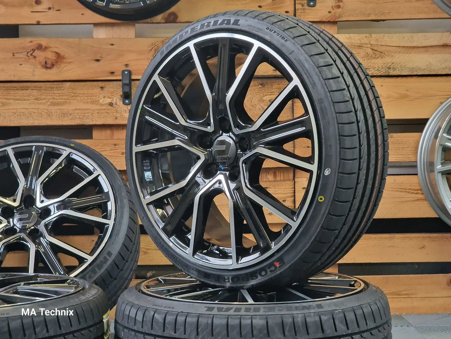 Sommerkomplettradsatz 225/40 R19 Wheelworld WH34 8,5x19 ET30 5x112 schwarz frontpoliert